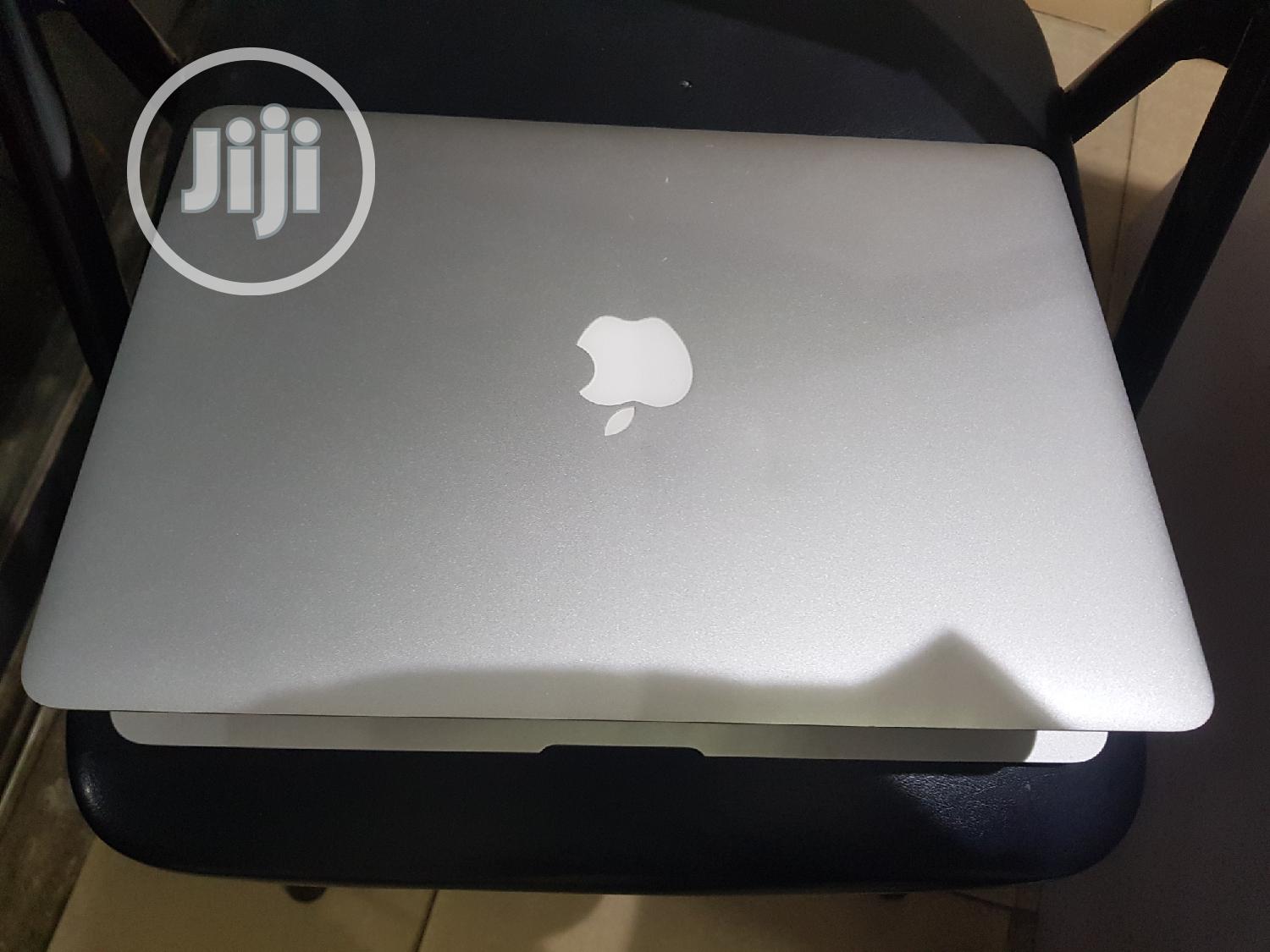 Laptop Apple MacBook Air 8GB Intel Core i5 SSD 128GB