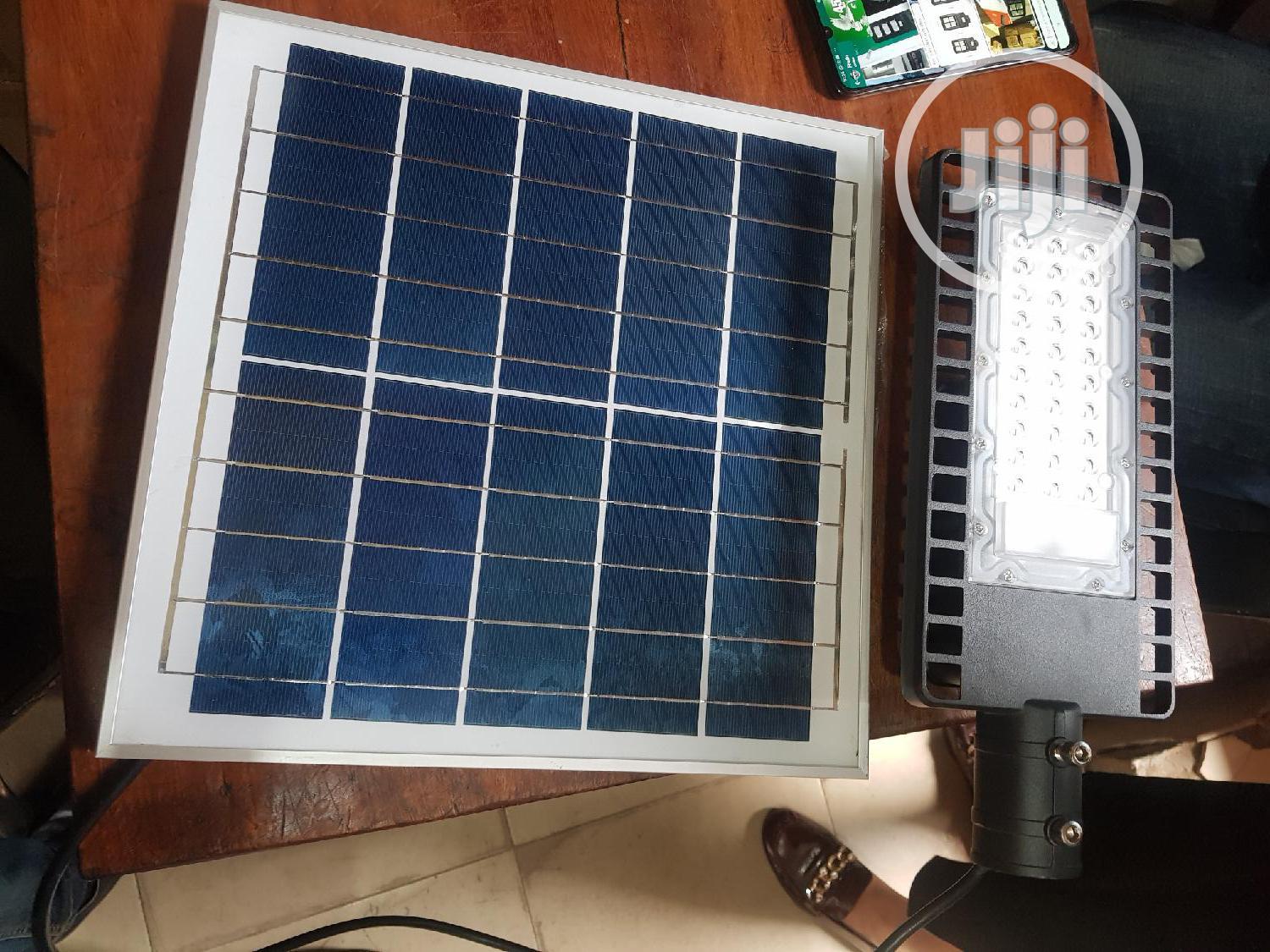 30w Flood Light With Lithium Battery