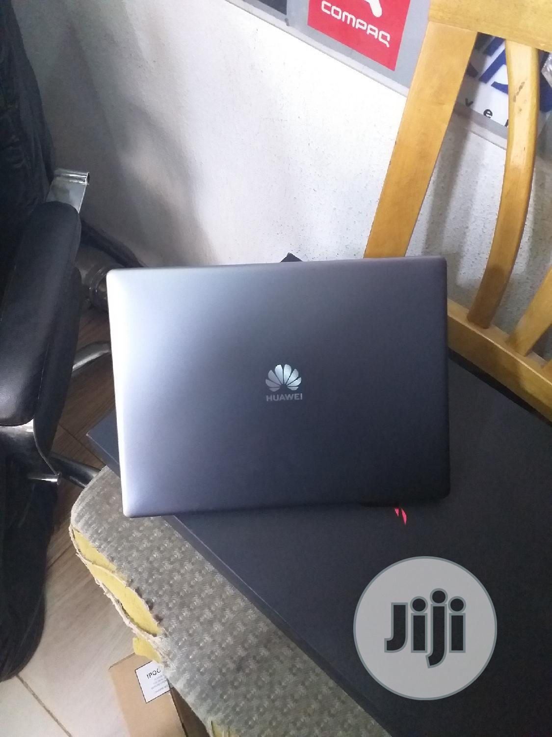 Laptop Huawei MateBook 13 WRT-W19E 8GB Intel Core I7 SSD 512GB