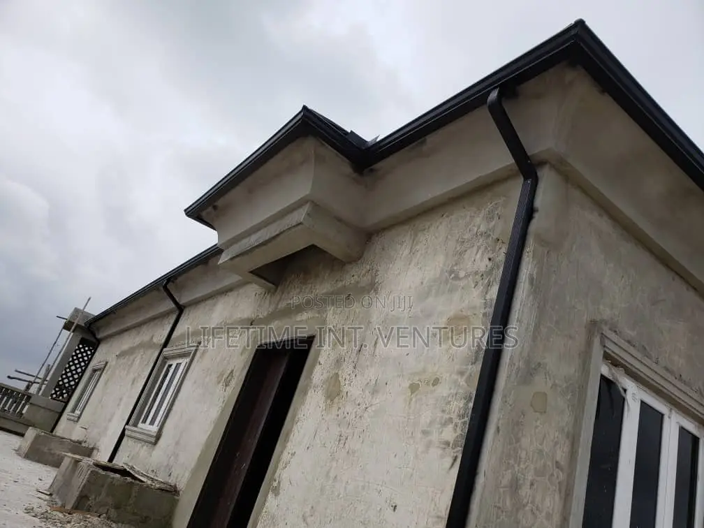 Expert in Roof Gutters Installation