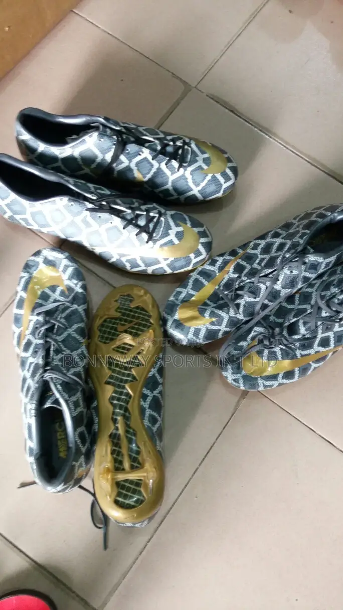 Adidas & Nike, Soccer Boot