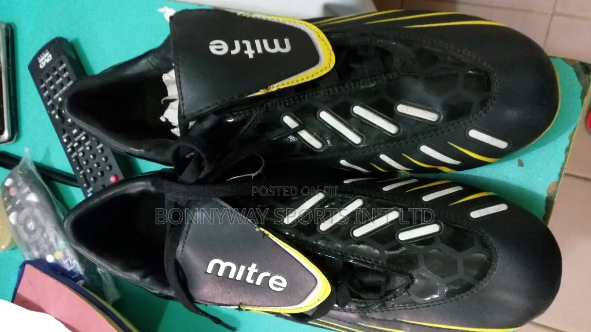 Adidas & Nike, Soccer Boot