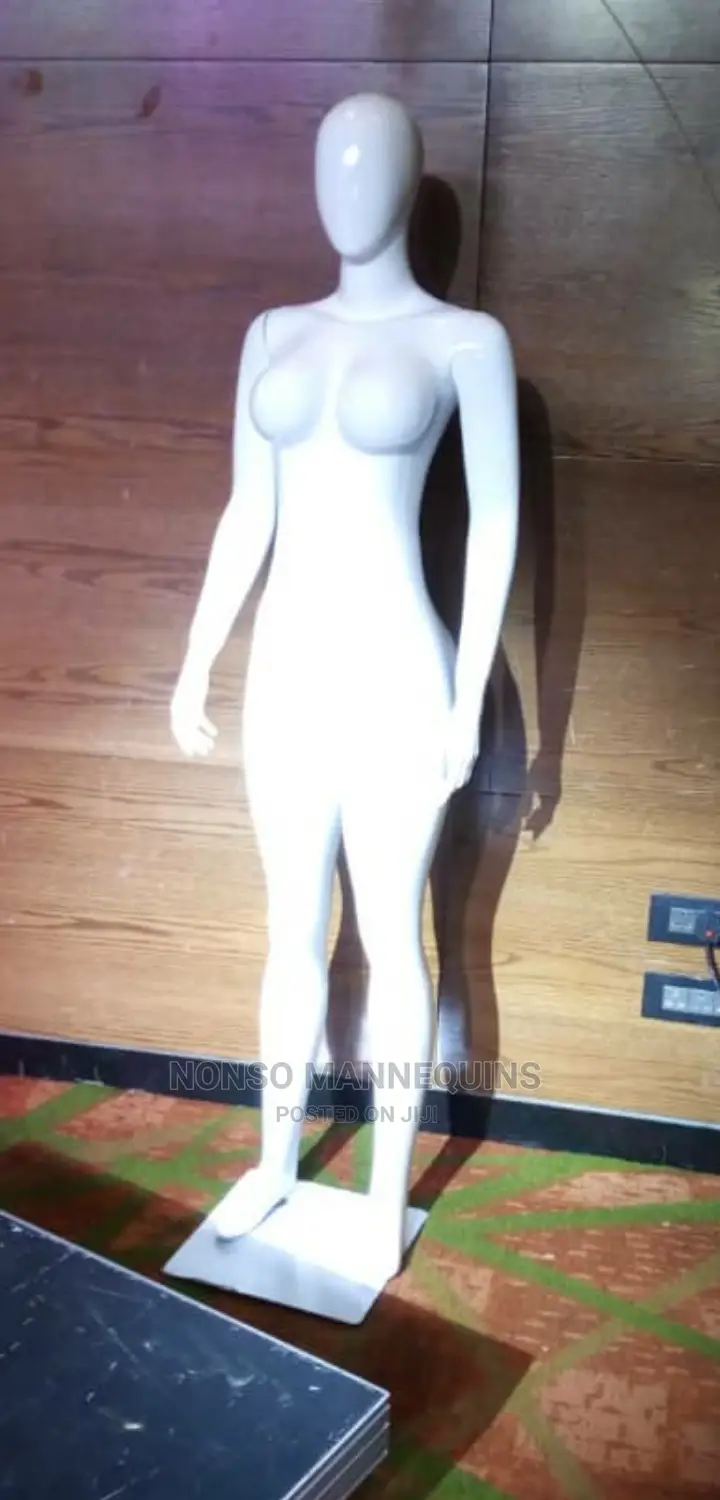 Mannequins White
