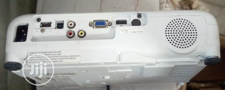 Epson 3200lumens Projector, Vga, Av and Hdmi Port