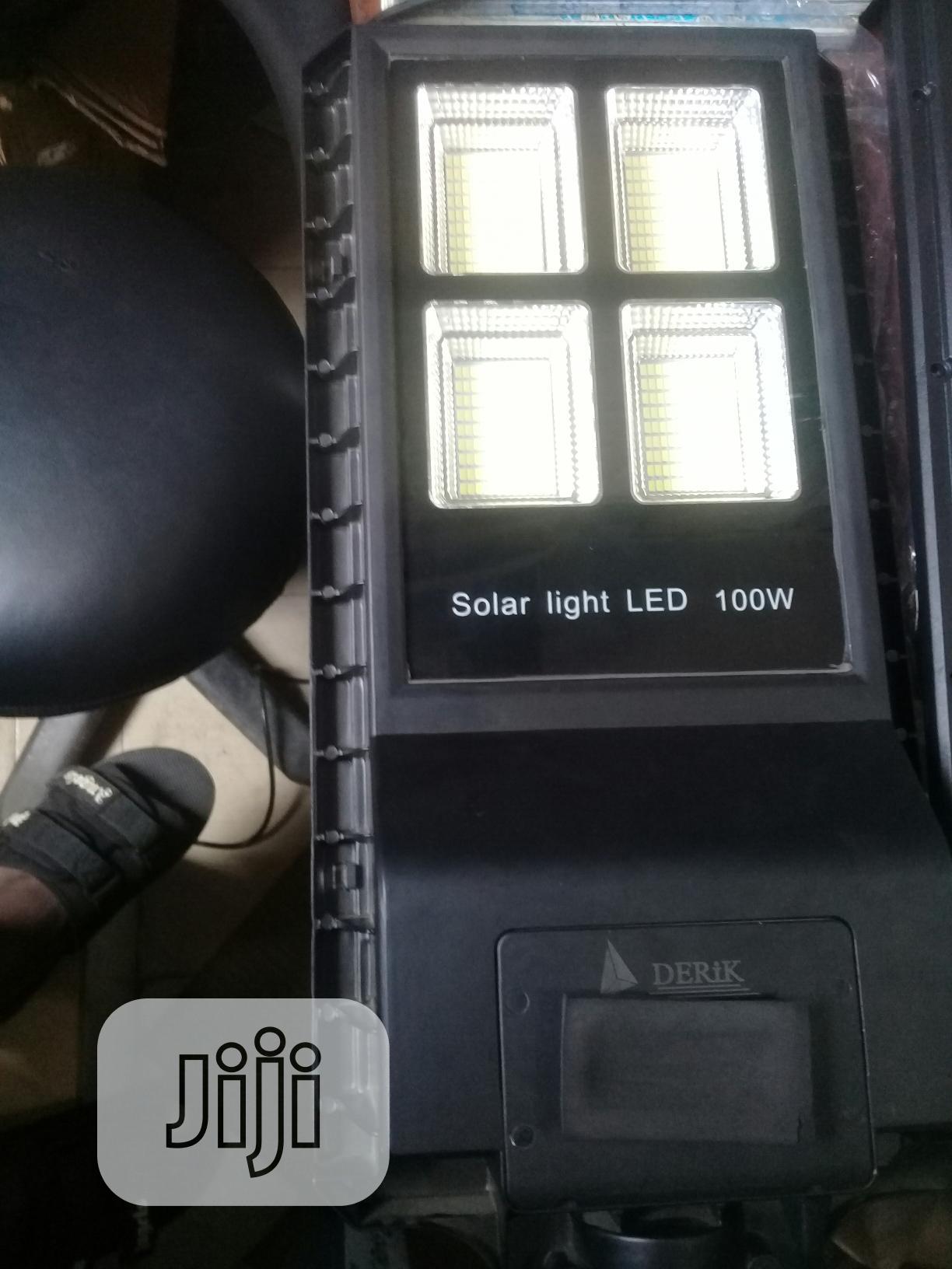 100w Derik Solar Street Light (All In One)