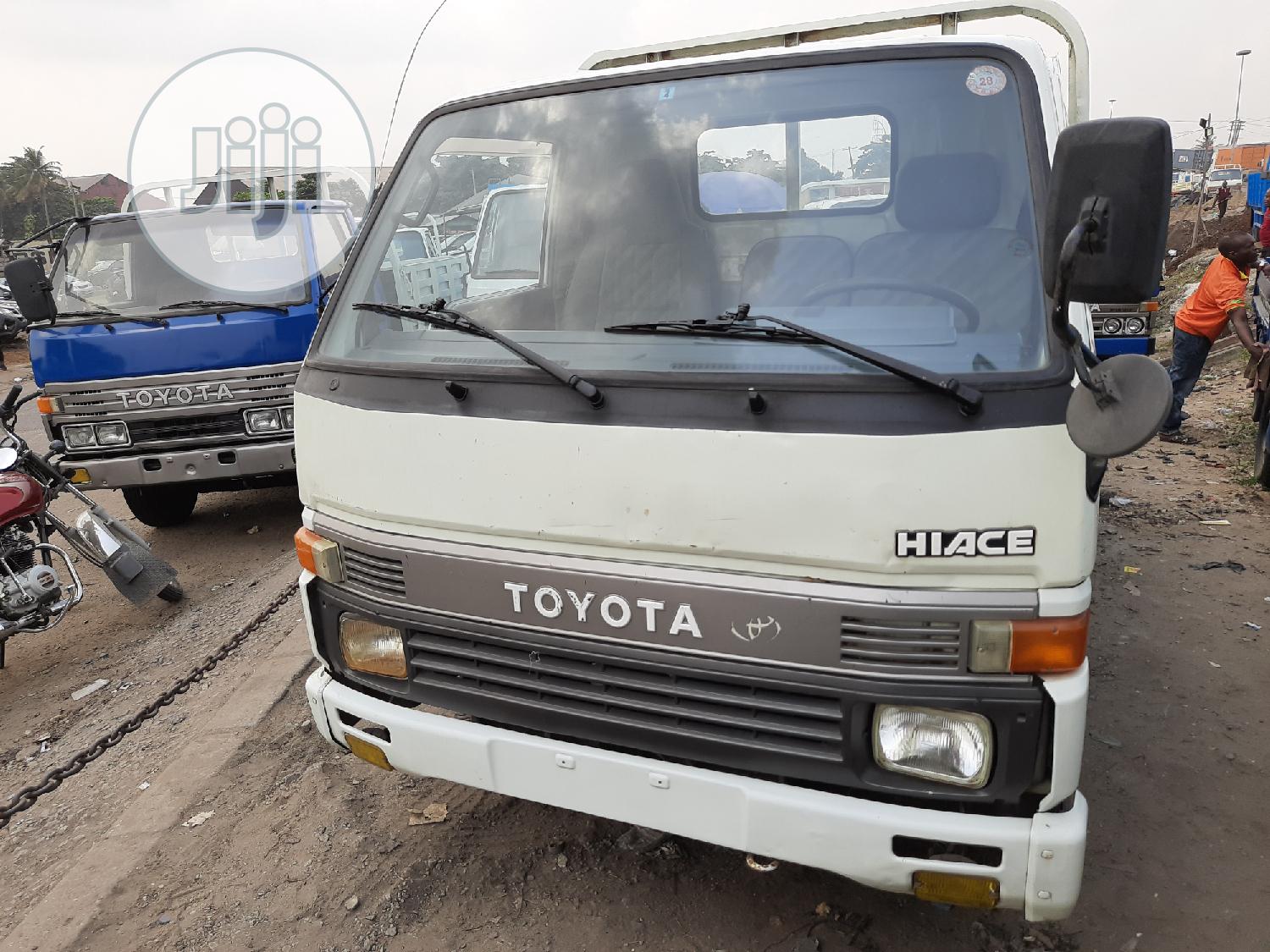 Toyota Dyna 150 2001 White