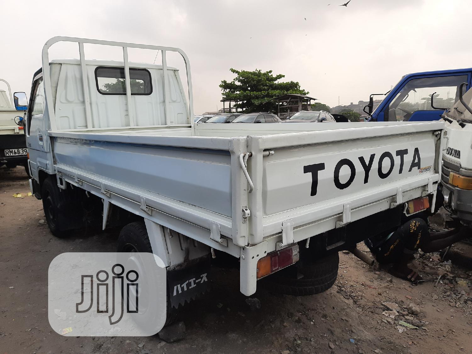 Toyota Dyna 150 2001 White