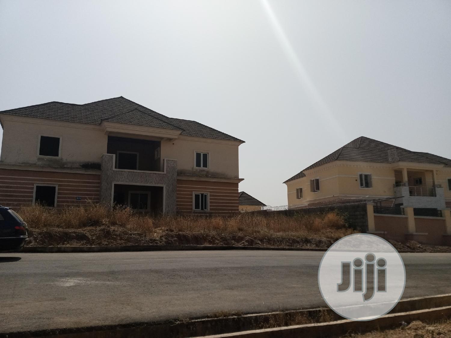 5bdrm Duplex in Asokoro for sale
