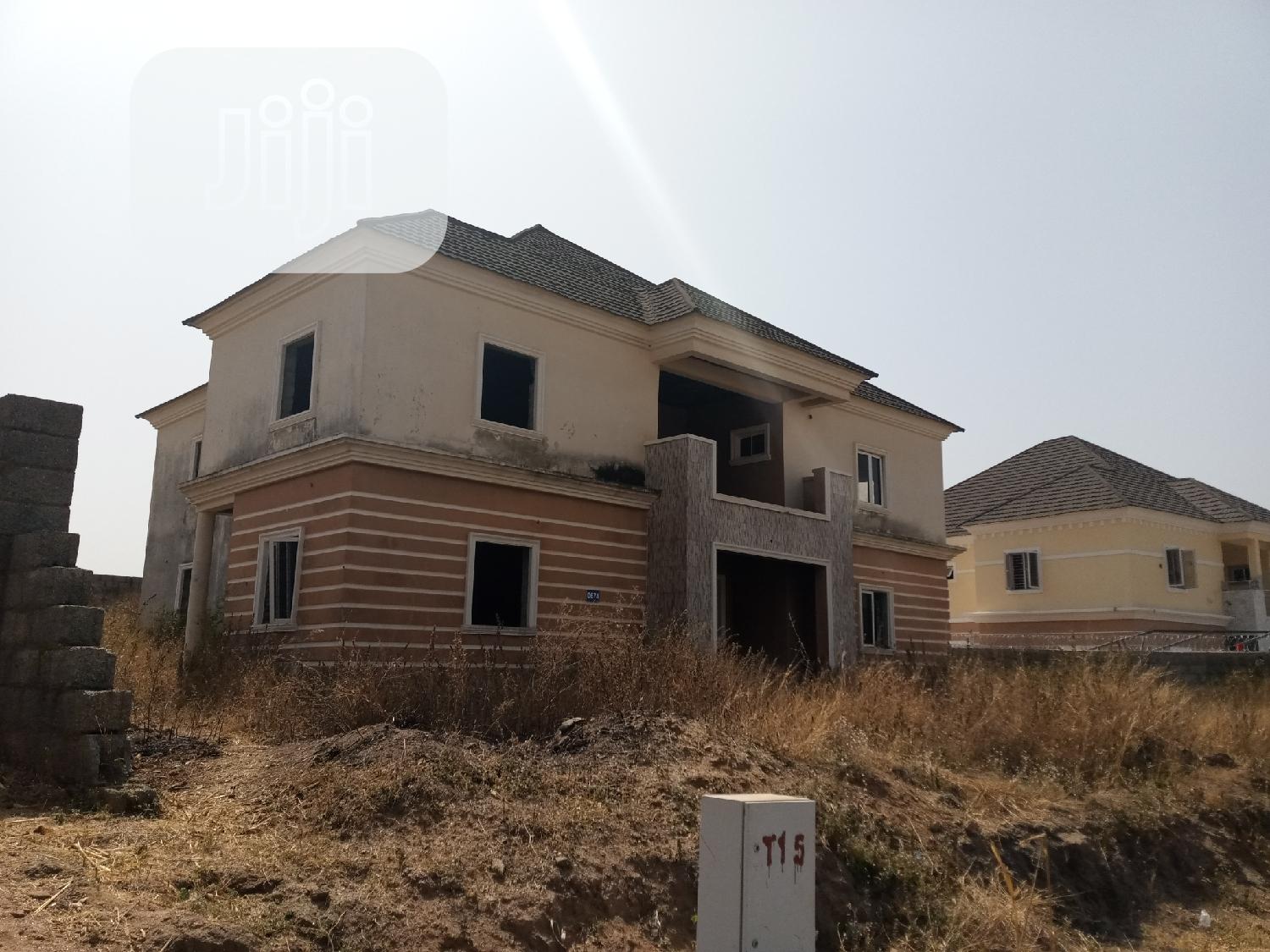 5bdrm Duplex in Asokoro for sale