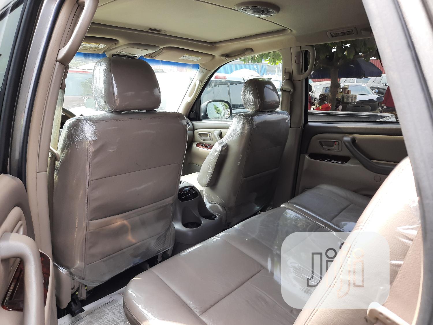 Toyota Sequoia Limited 4dr SUV 4WD (4.7L 8cyl 5A) 2006 Gray