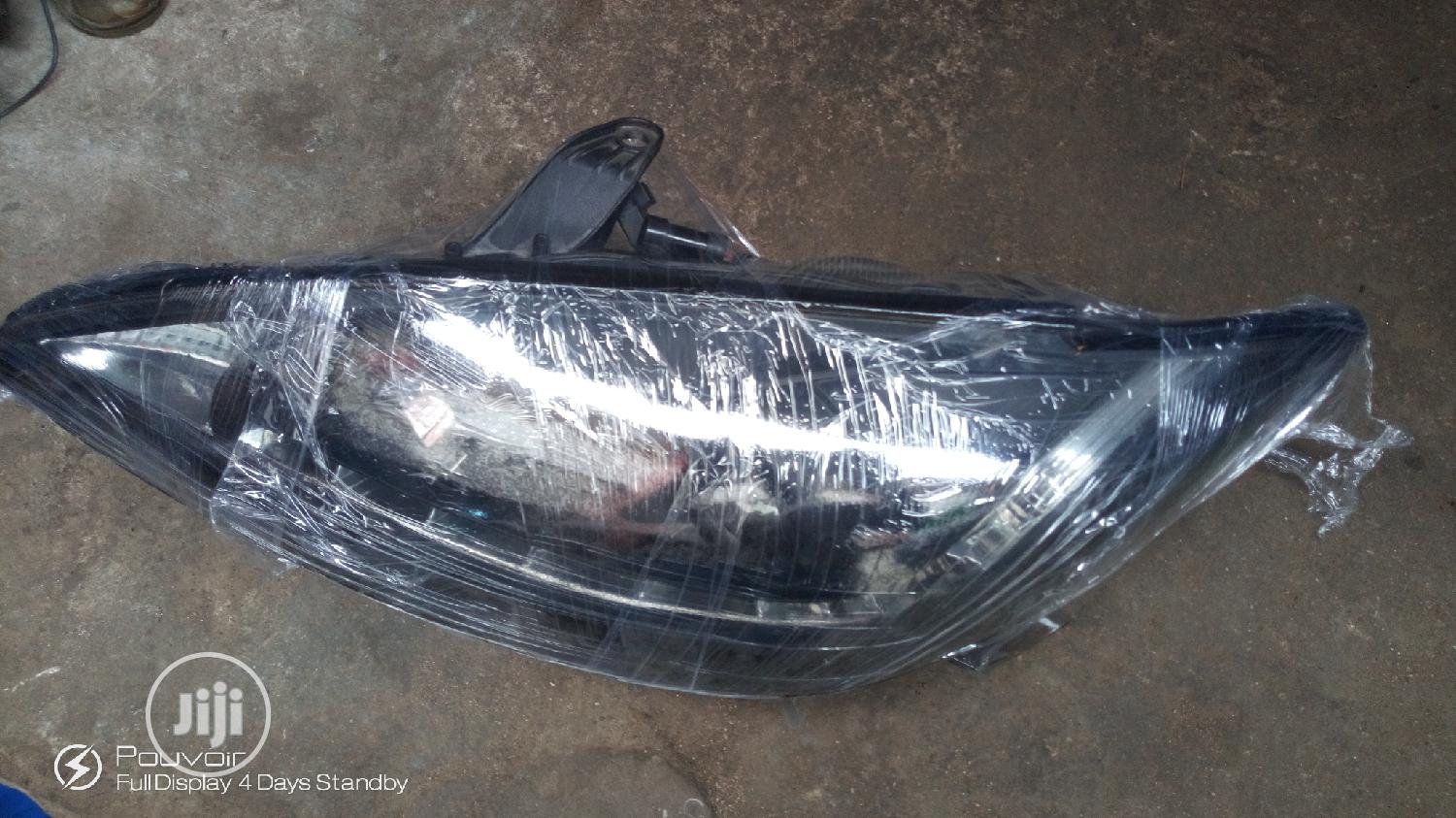 A Set of Head Lamp 2.7 Camry Model Yahoo Type