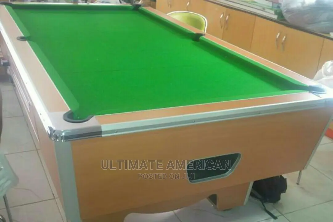 Brand New British American Mable Snooker With Coin