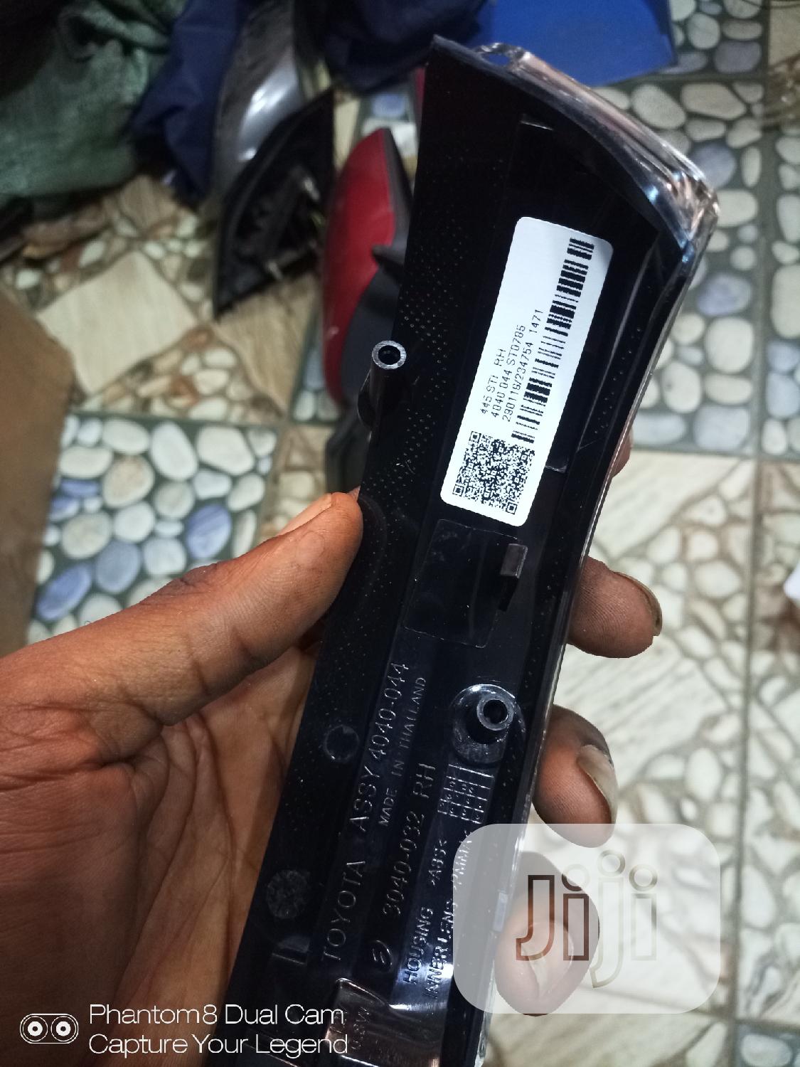 Side Mirror Pointer Toyota Avensis Original Parts