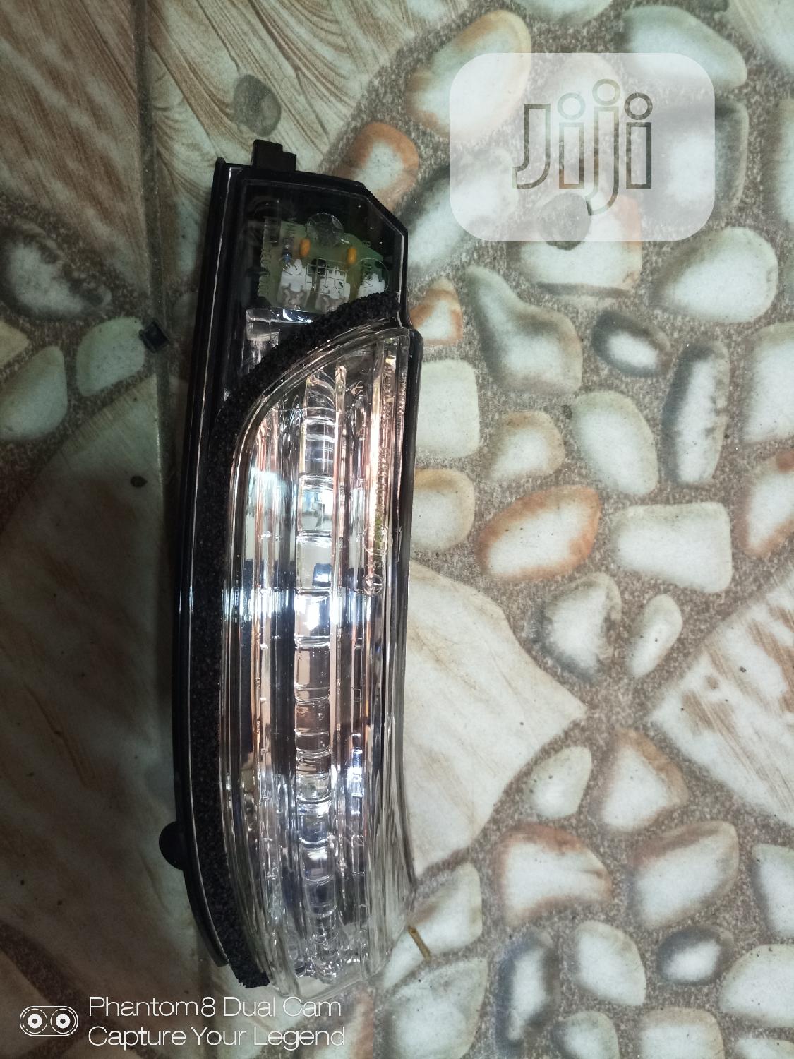 Side Mirror Pointer Toyota Avensis Original Parts