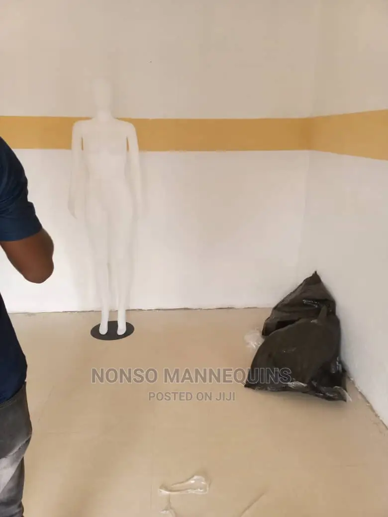 Female White Mannequin 1