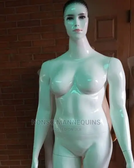 White Fibre Plus Size Mannequin