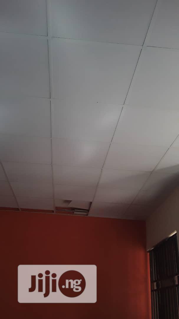 Suspended Ceiling/Wooden Floor/Artificial Grass