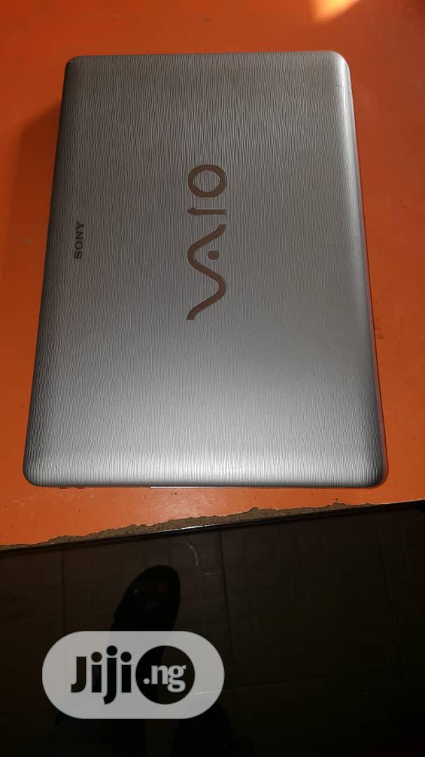 Laptop Sony VAIO E15 SVE1513Q1E 4GB Intel Core 2 Duo HDD 250GB
