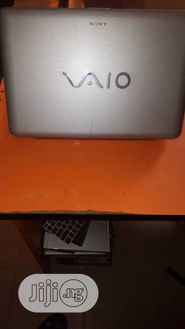 Laptop Sony VAIO E15 SVE1513Q1E 4GB Intel Core 2 Duo HDD 250GB