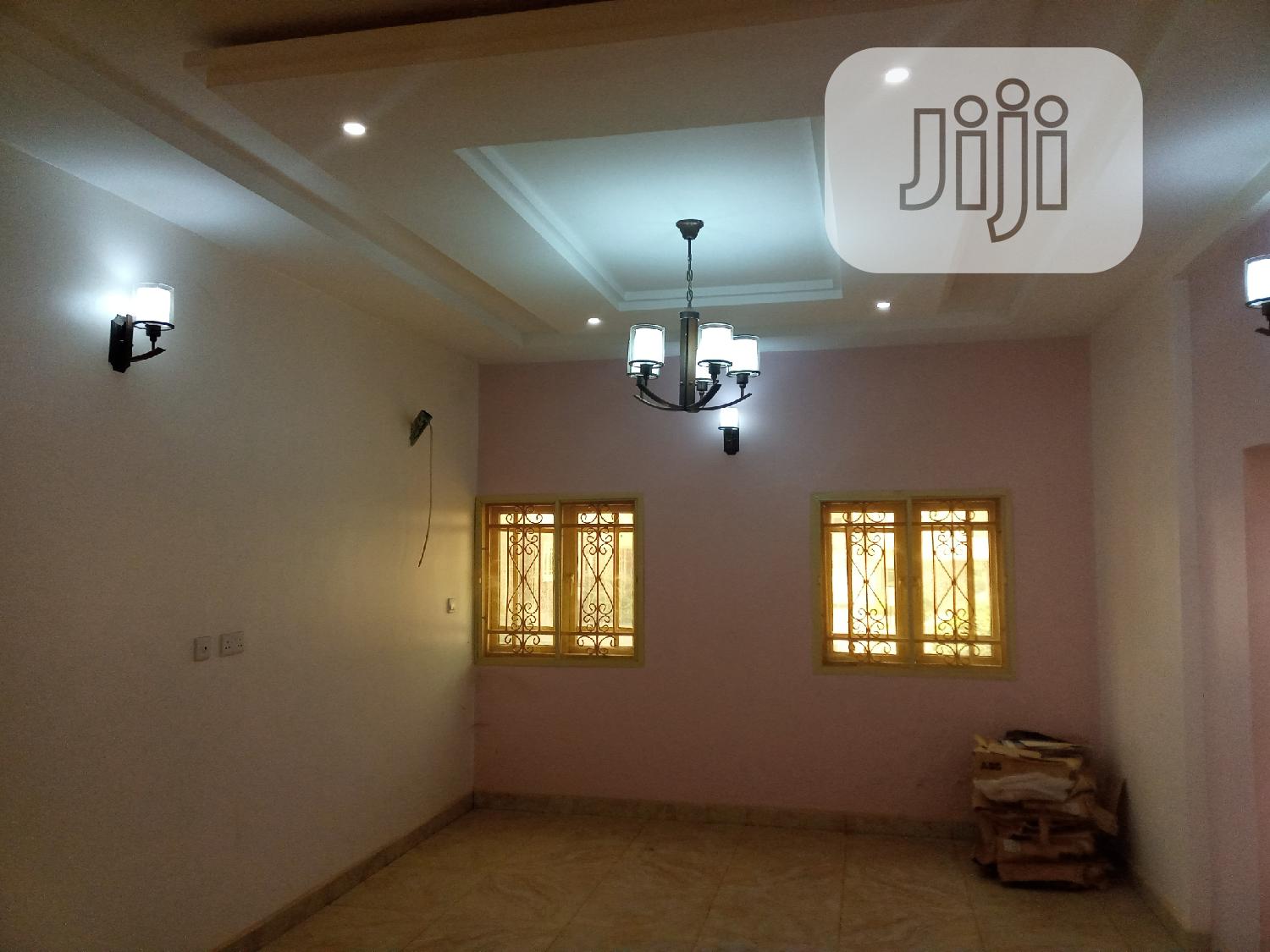 4bdrm Duplex in Durumi for sale