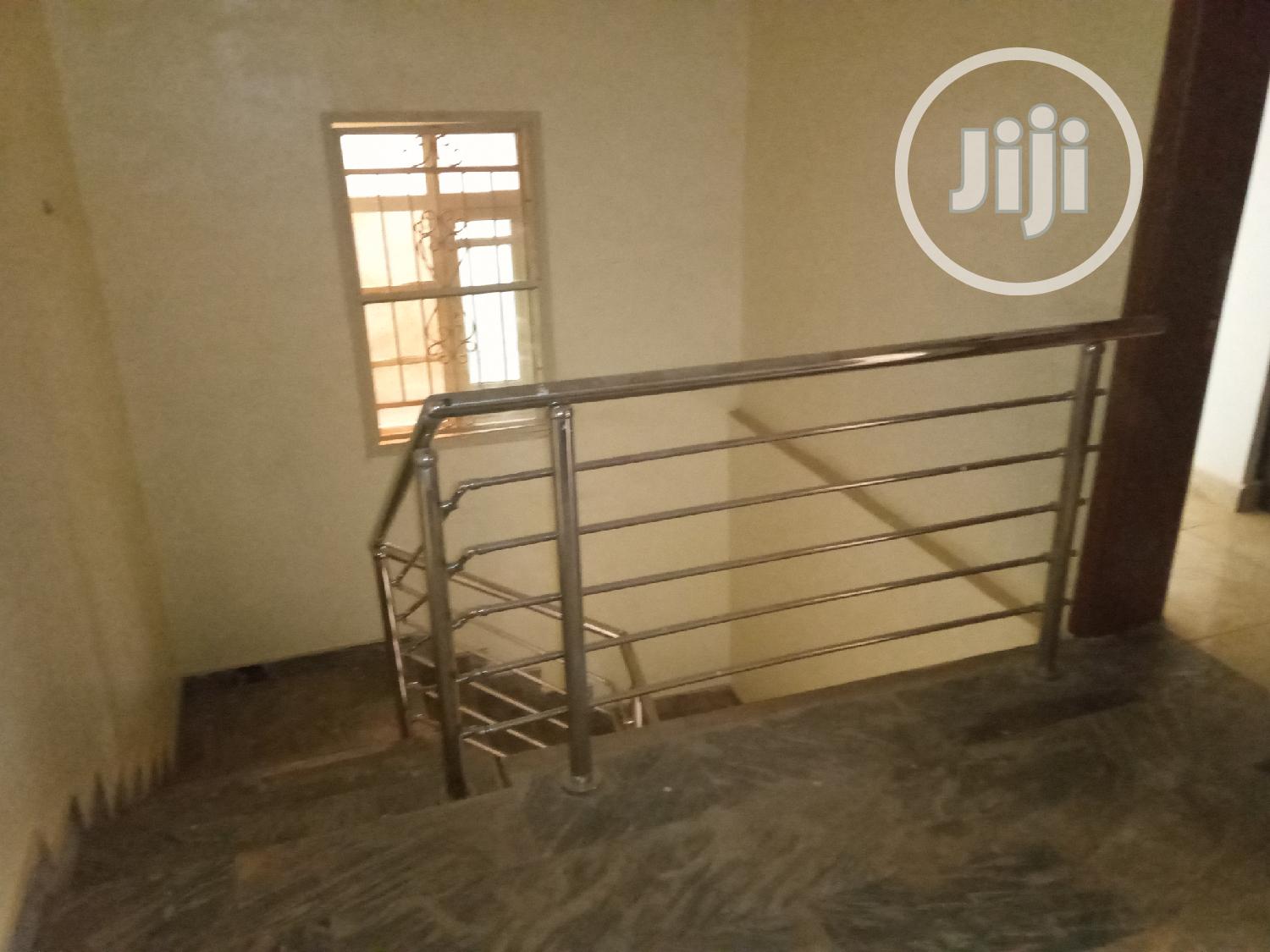 4bdrm Duplex in Durumi for sale