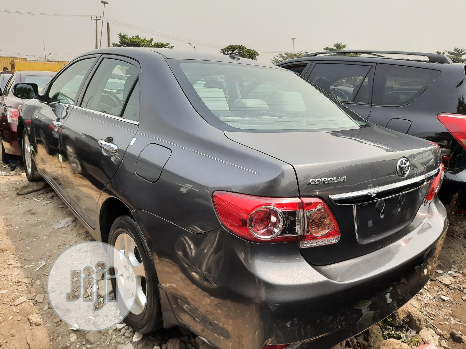 Toyota Corolla 2010 Gray