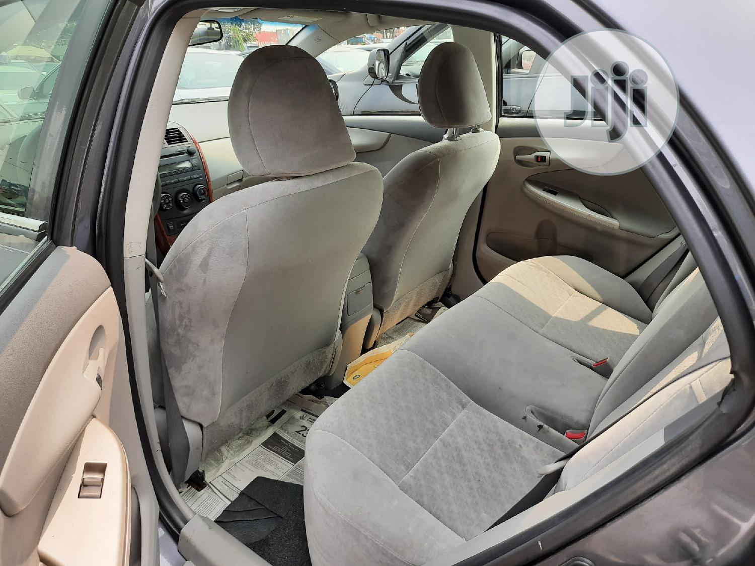 Toyota Corolla 2010 Gray