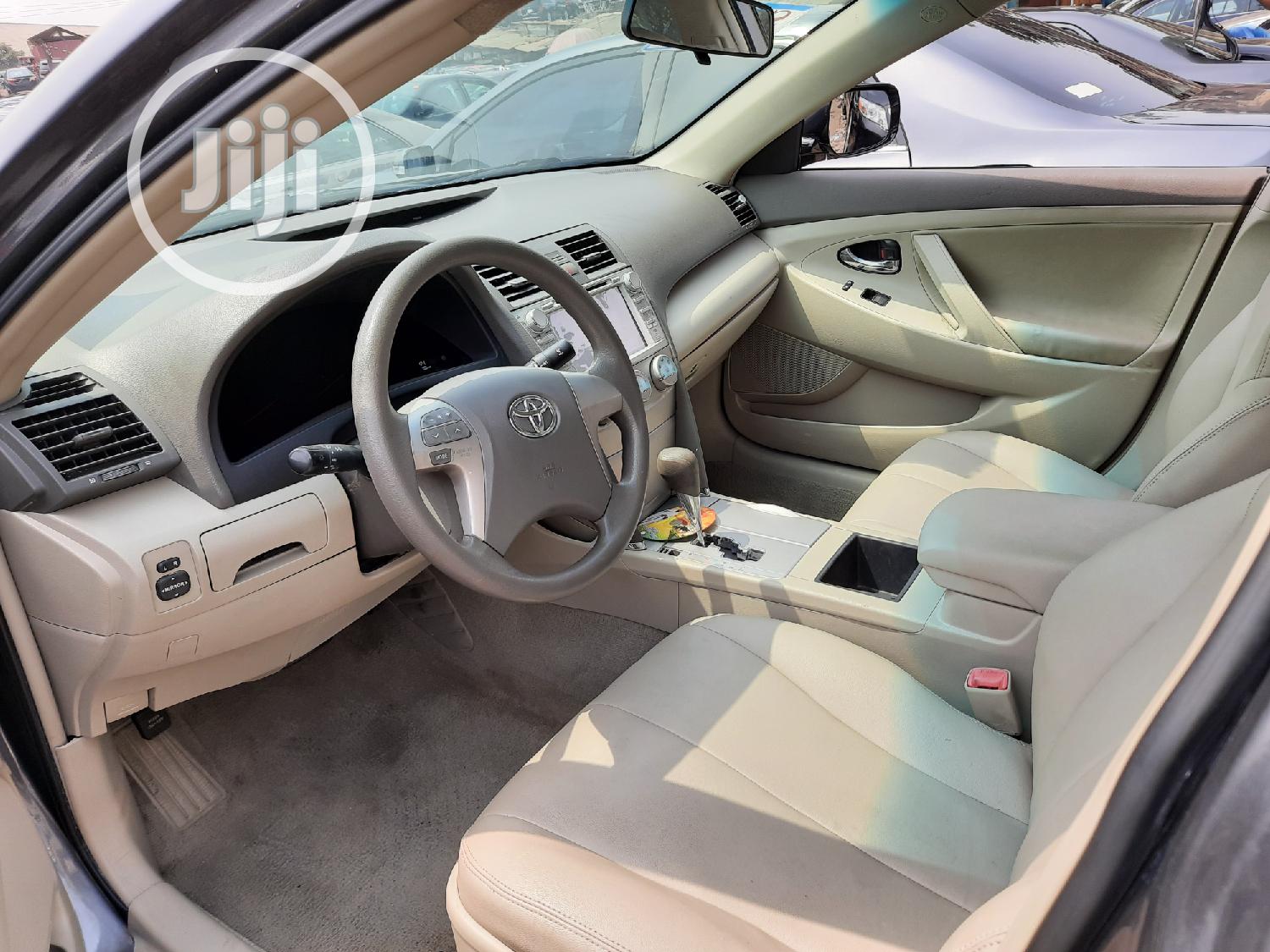Toyota Camry 2009 Gray