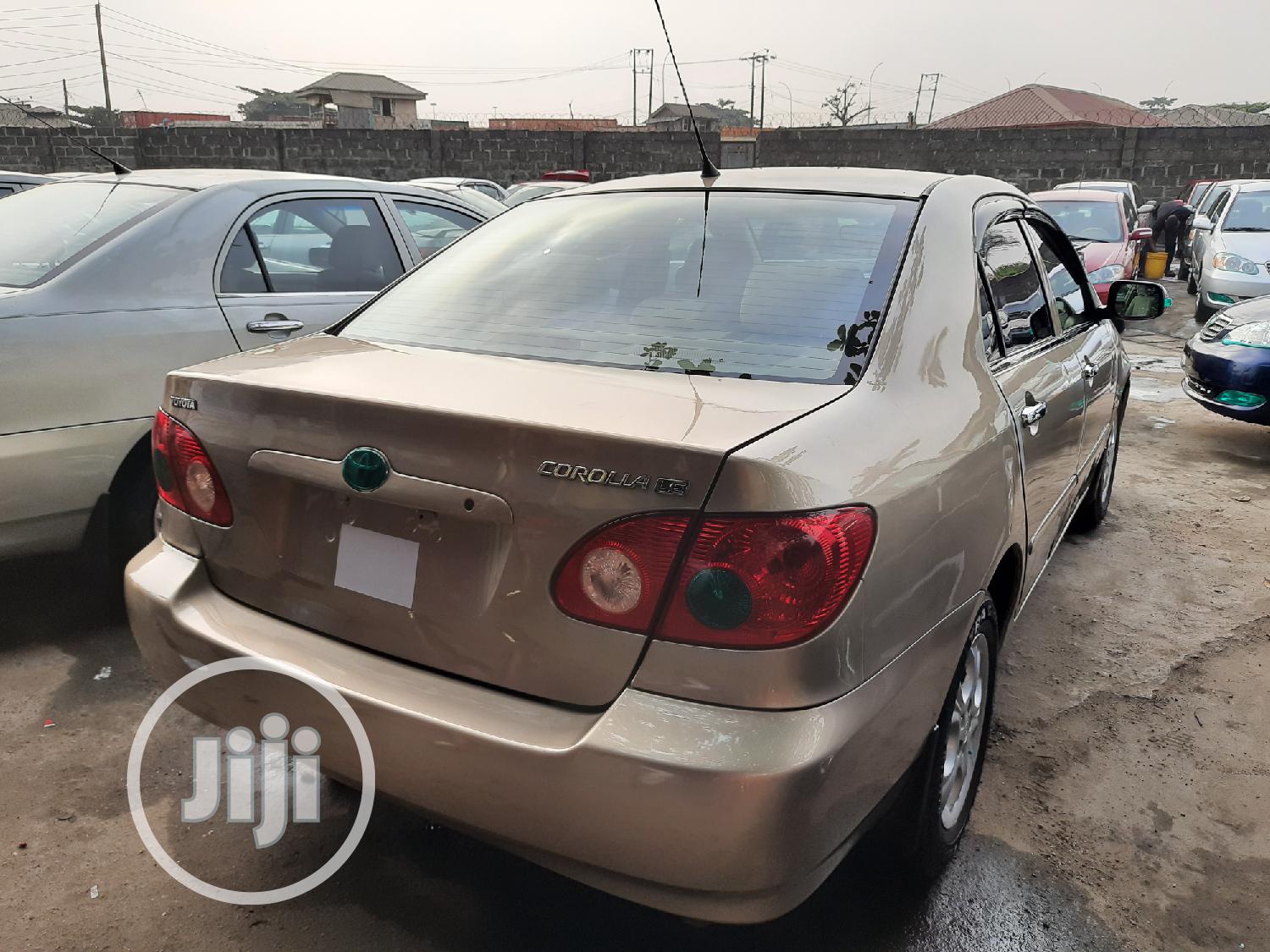 Toyota Corolla LE 2007 Gold