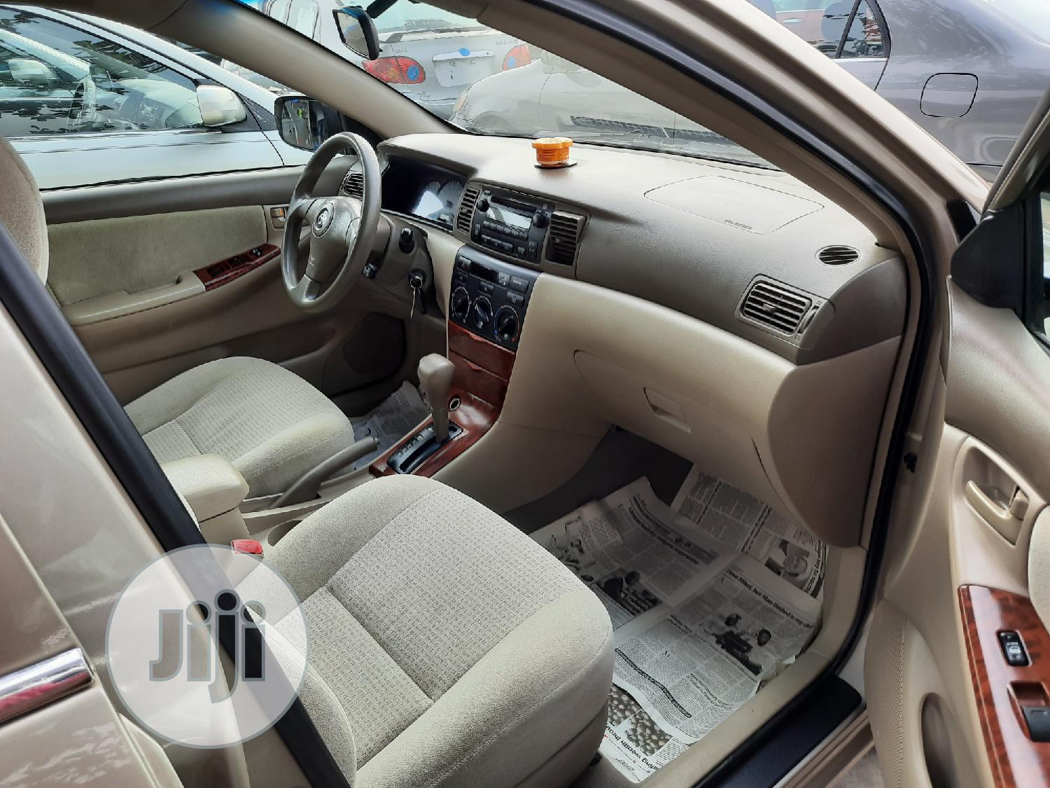 Toyota Corolla LE 2007 Gold