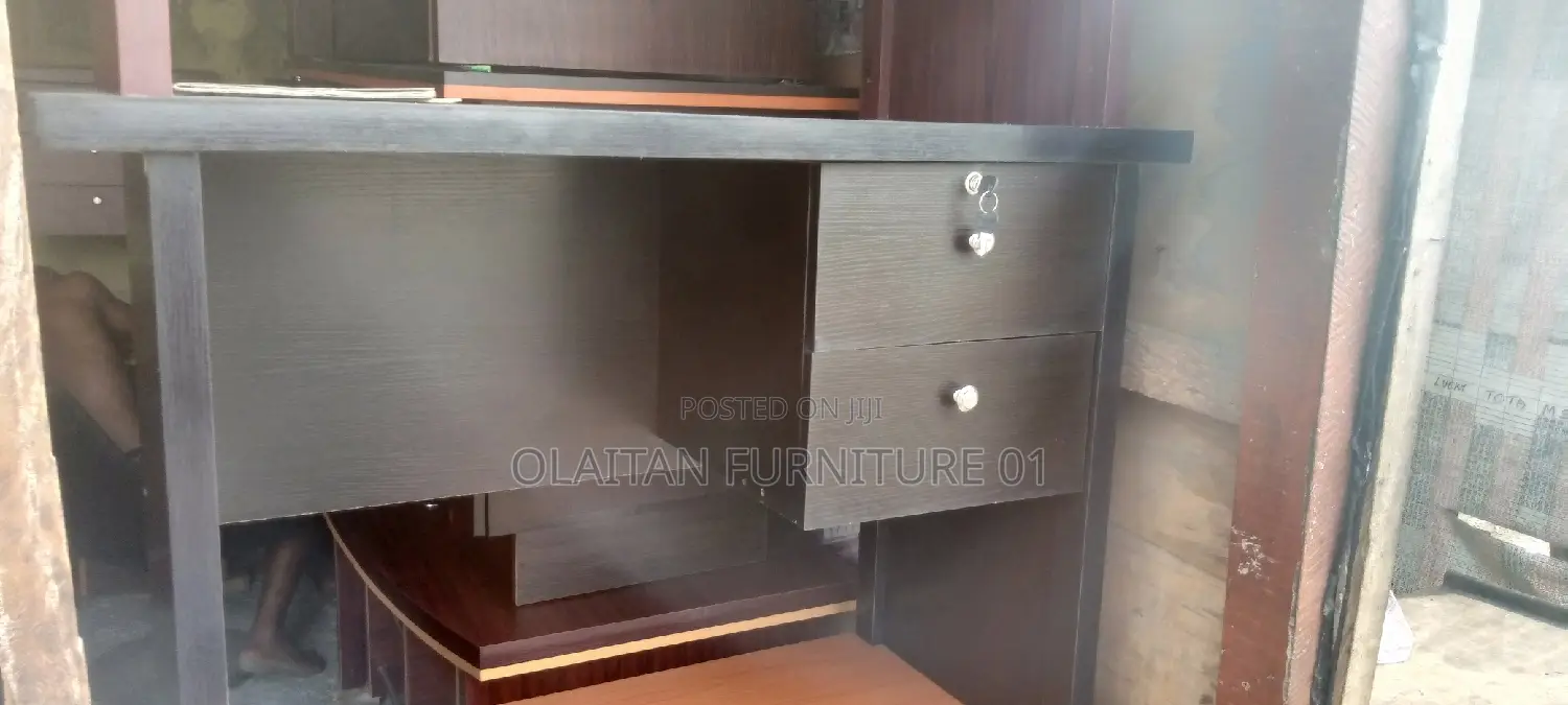 3/Half Fit Office Table