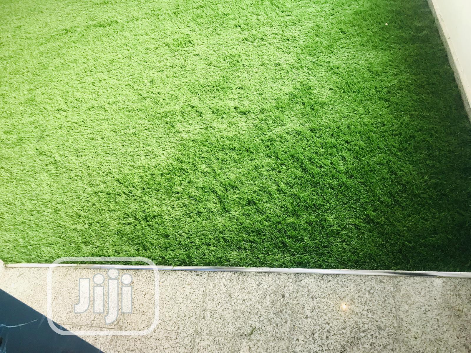Synthetic Grass Rugs Well Finishing Jobs
