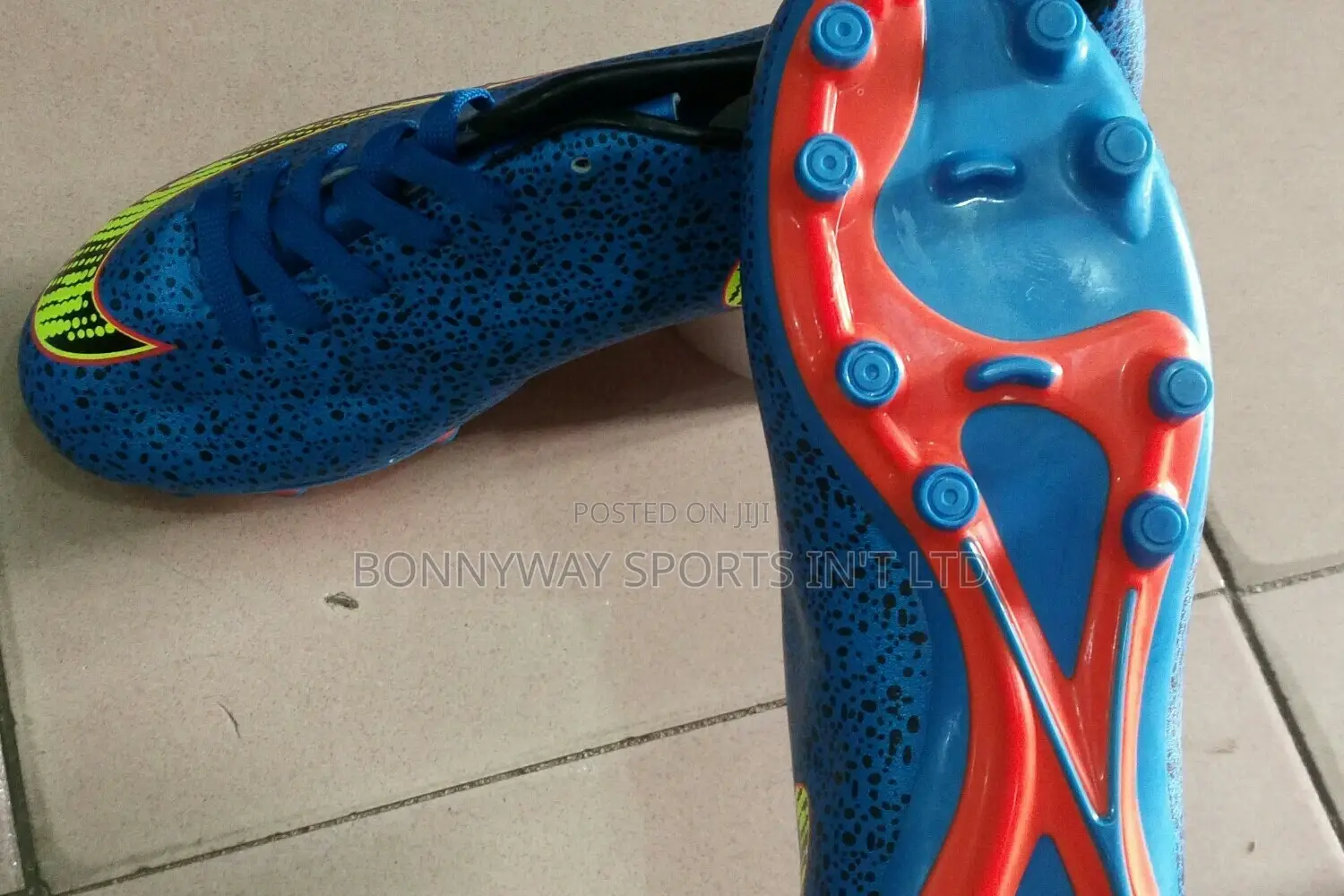 Size 40 Nike Mercurial Boot