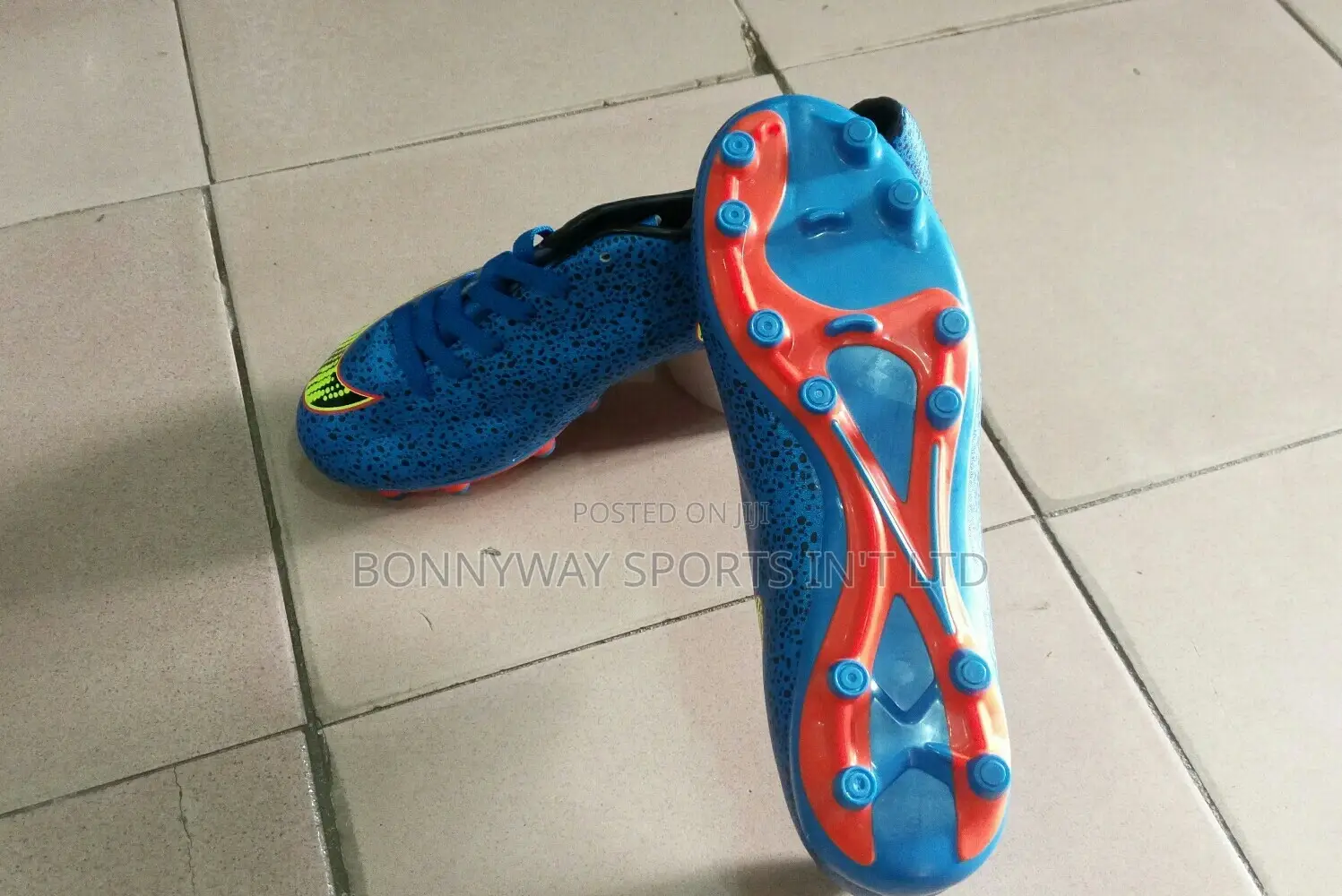 Size 40 Nike Mercurial Boot
