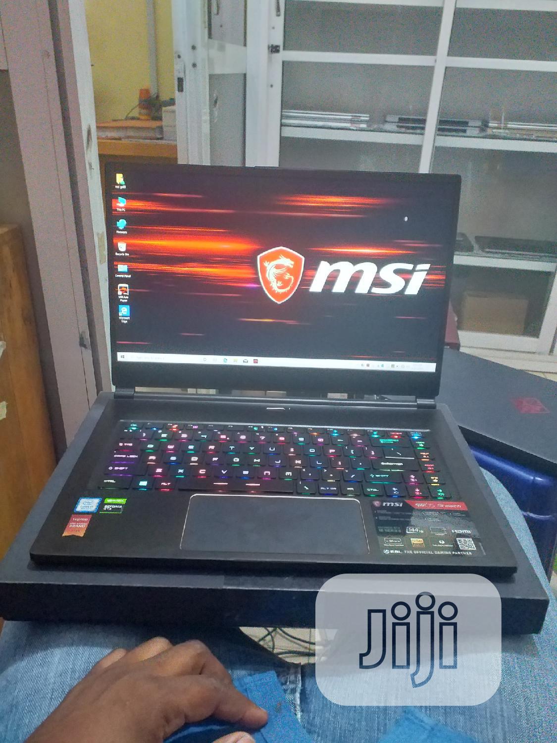 Laptop MSI GS65 Stealth Thin 8RE 16GB Intel Core I7 SSD 512GB