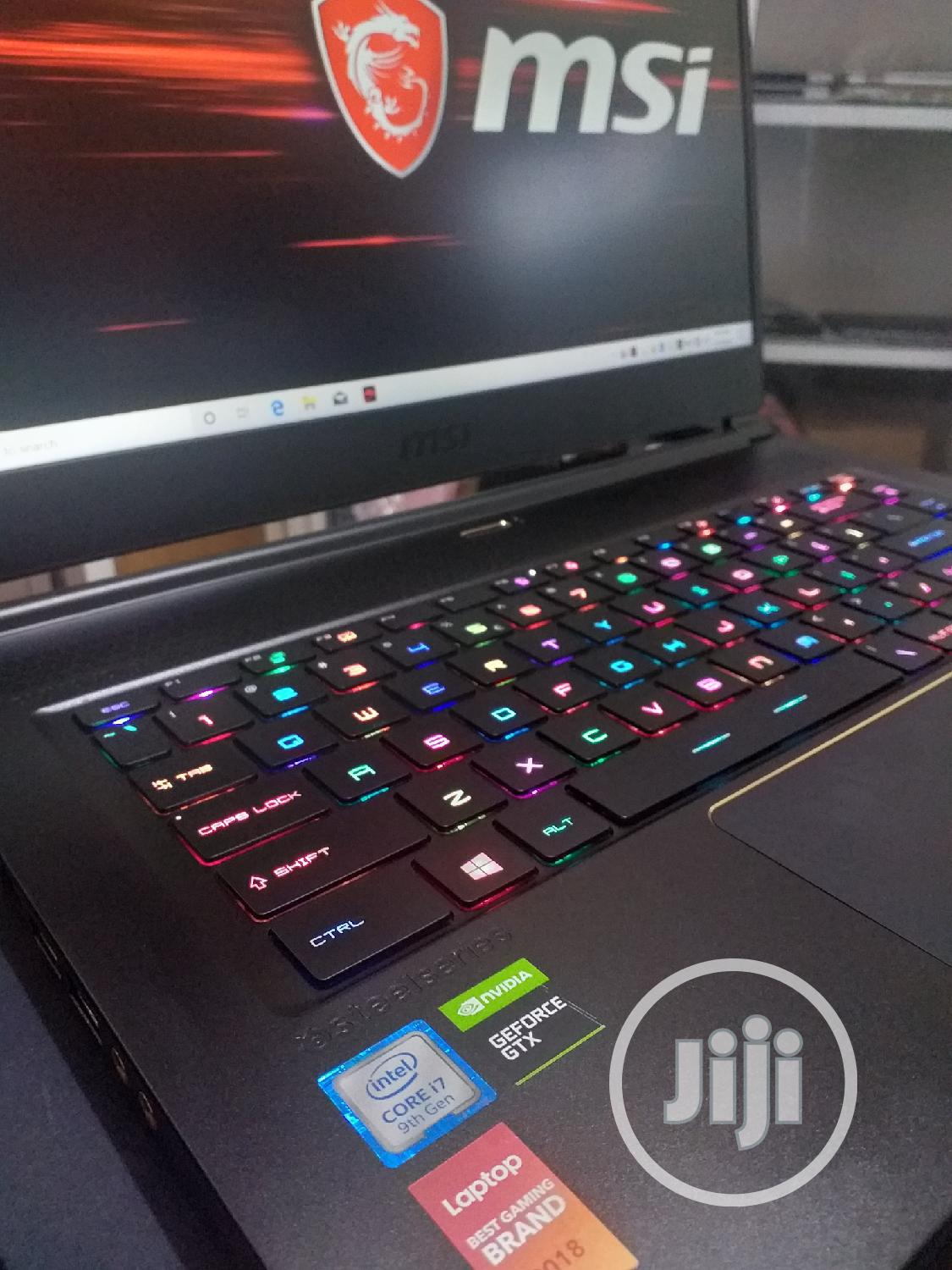 Laptop MSI GS65 Stealth Thin 8RE 16GB Intel Core I7 SSD 512GB