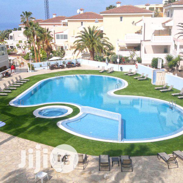 Artificial And Fiberglass SWIMMING POOLS