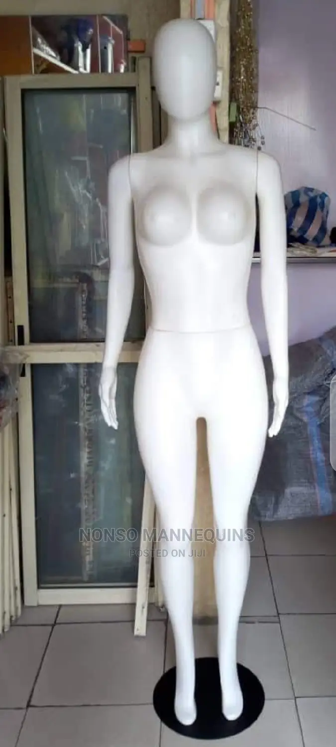White MANNEQUINS