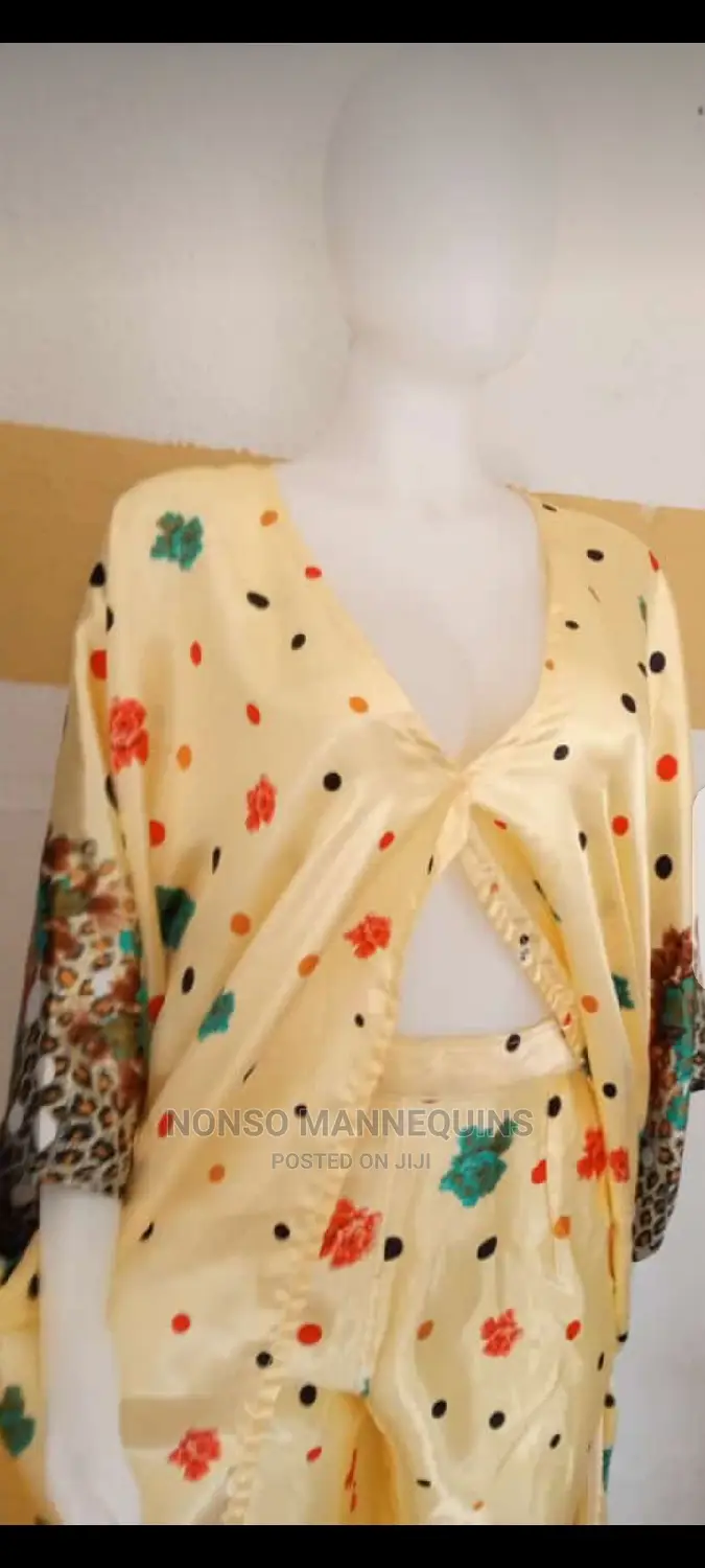 White MANNEQUINS