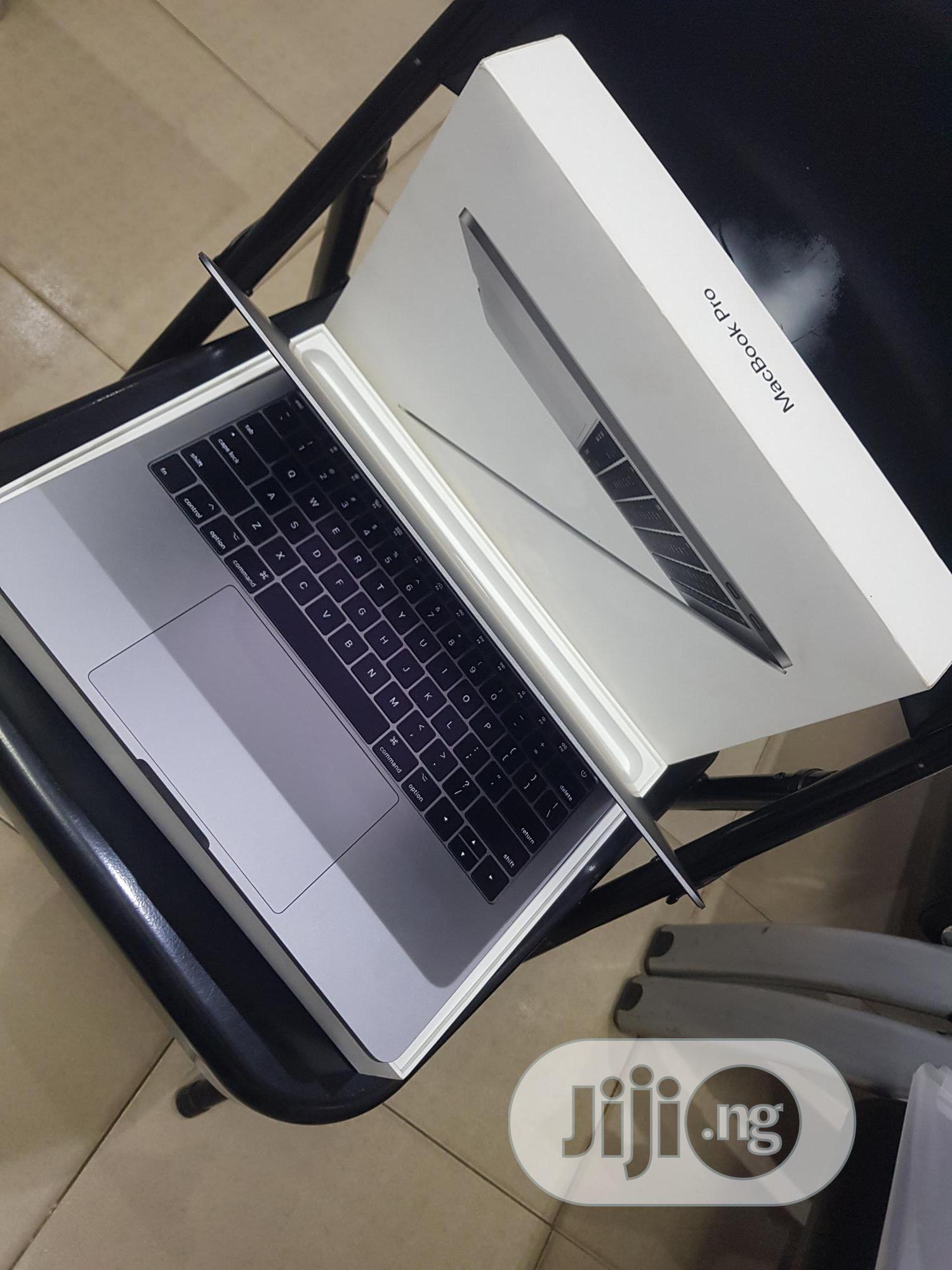 Laptop Apple MacBook Pro 8GB Intel Core i5 SSD 256GB