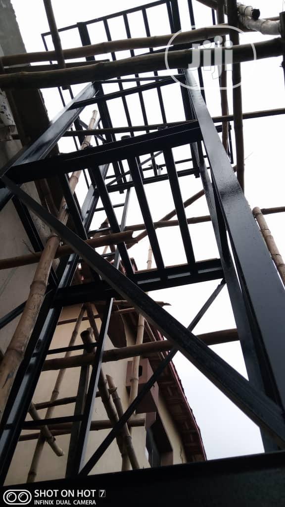 Tank Tower( Stanchions) To Carry Plastic Tank And Corrugated
