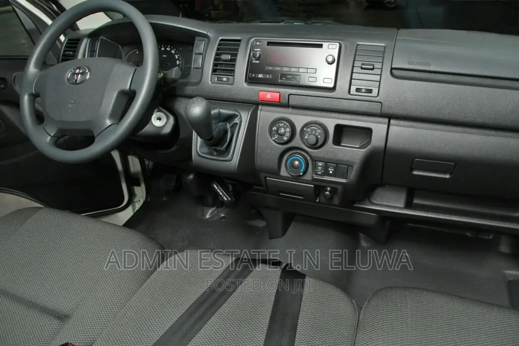 Oven Baked Car Painting/Panel Beating