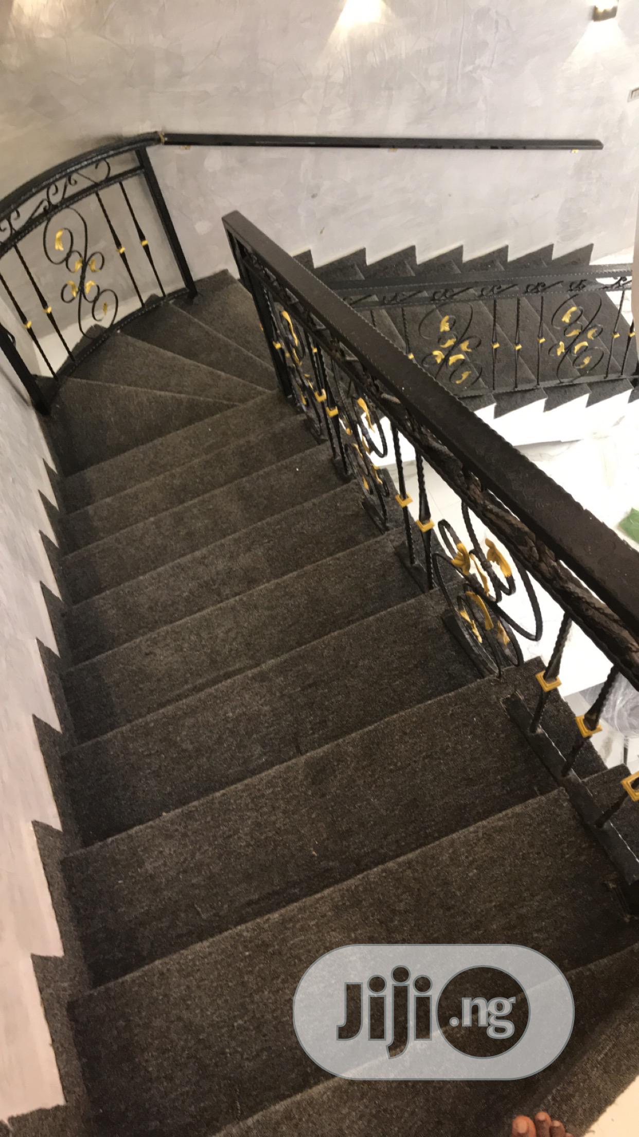 Rugs for Staircase at Affordable Price