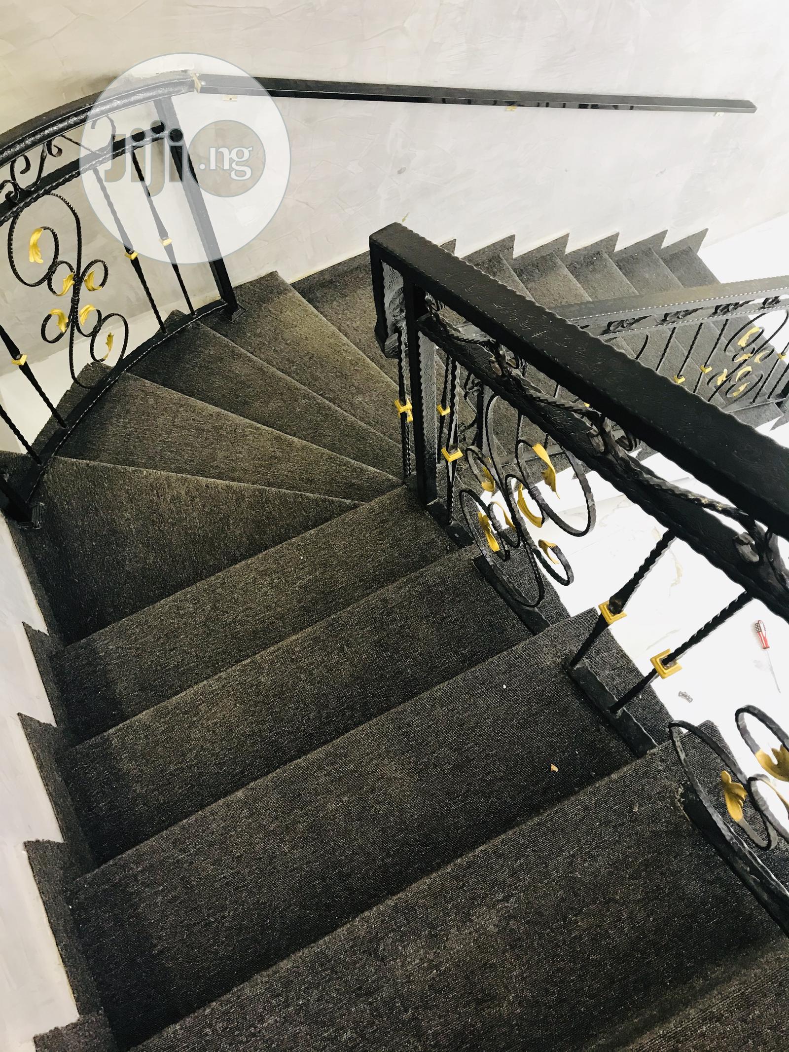 Rugs for Staircase at Affordable Price