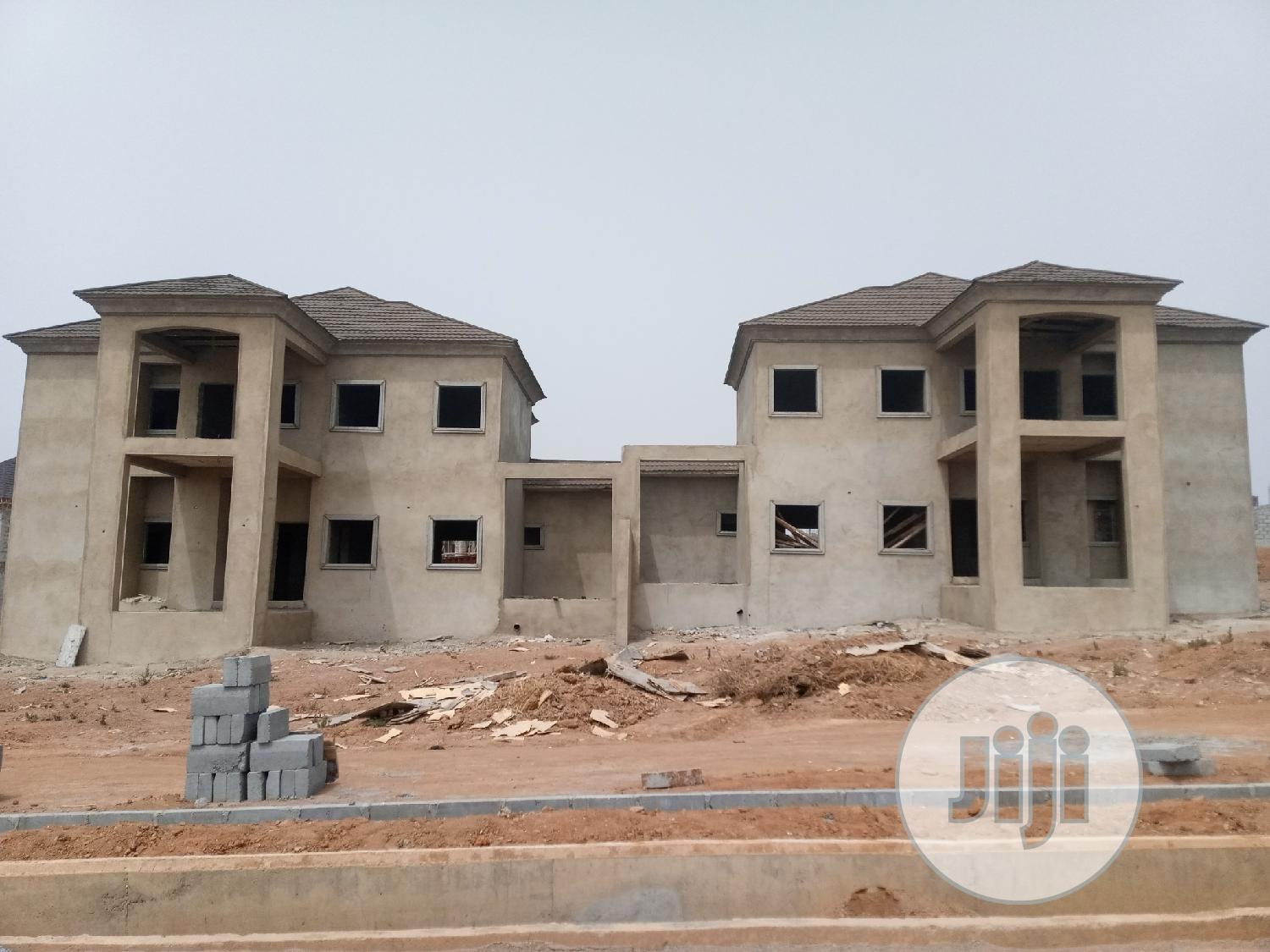 4bdrm Duplex in Asokoro for sale