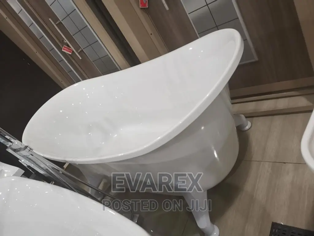 Animal Leg, Luxury British Bathtub