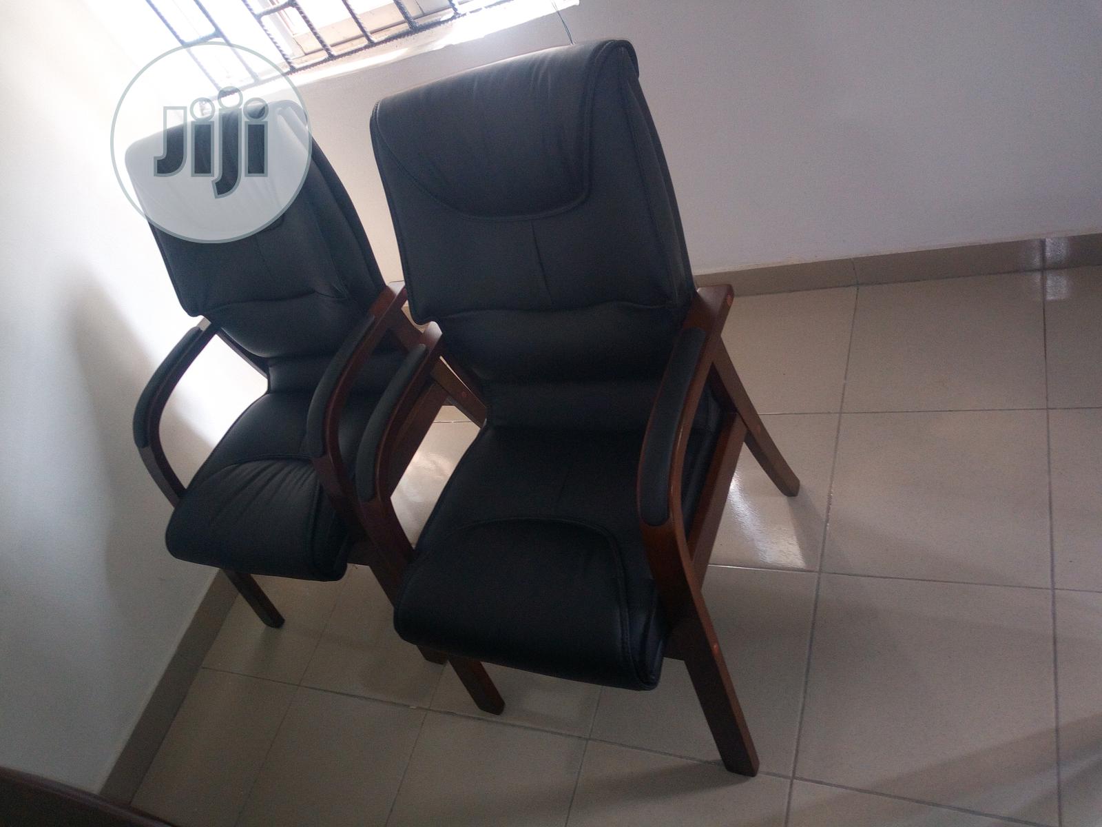 Strong Executive Office Chair With Wooden Legs