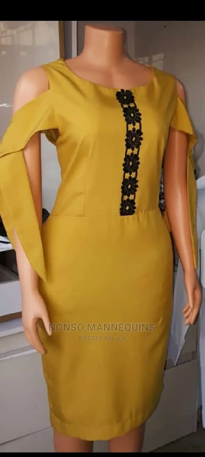 Headlesa Woman