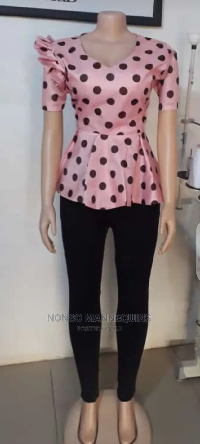 Headlesa Woman