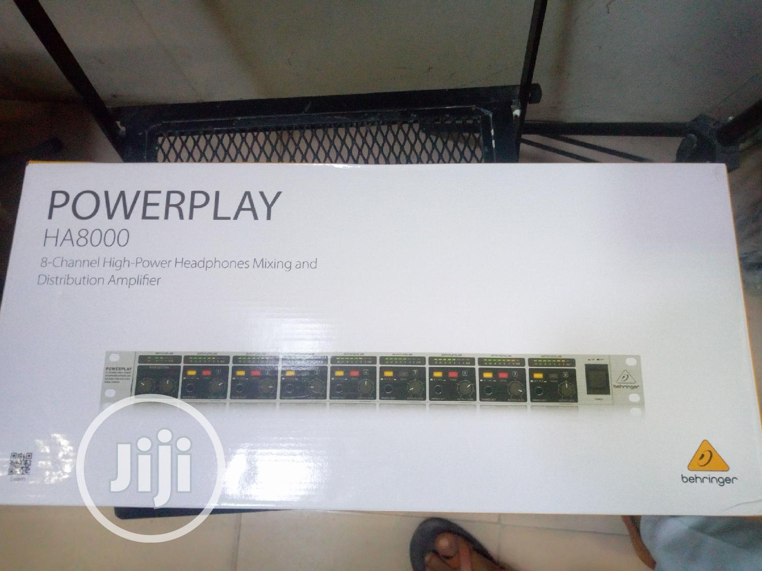 BEHRINGER 8-Channel High-Power Headphones Amplifier